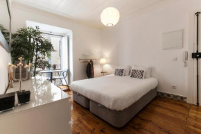 Отель Santana Deluxe Apartment | RentExperience  Лиссабон